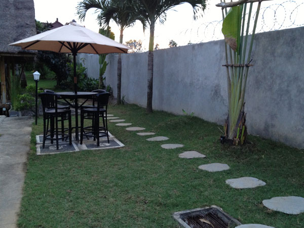 jonsen-villa-berawa-garden