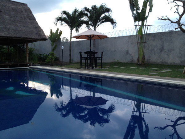 jonsen-villa-berawa-garden