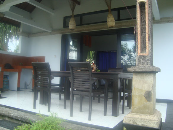 jonsen-villa-berawa-garden
