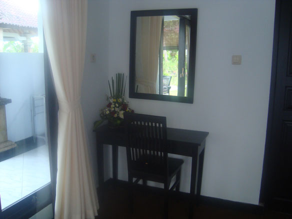 jonsen-villa-berawa-room